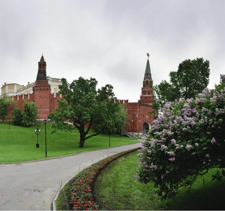 башни московского кремля.webp