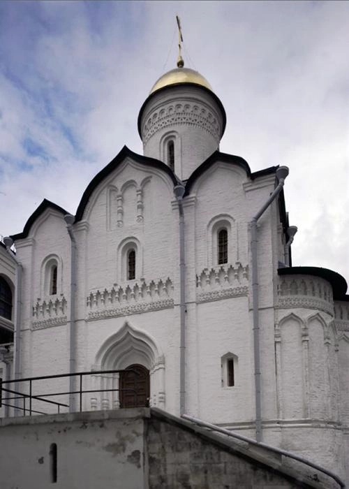 Церковь Ризположения. Южный фасад.webp