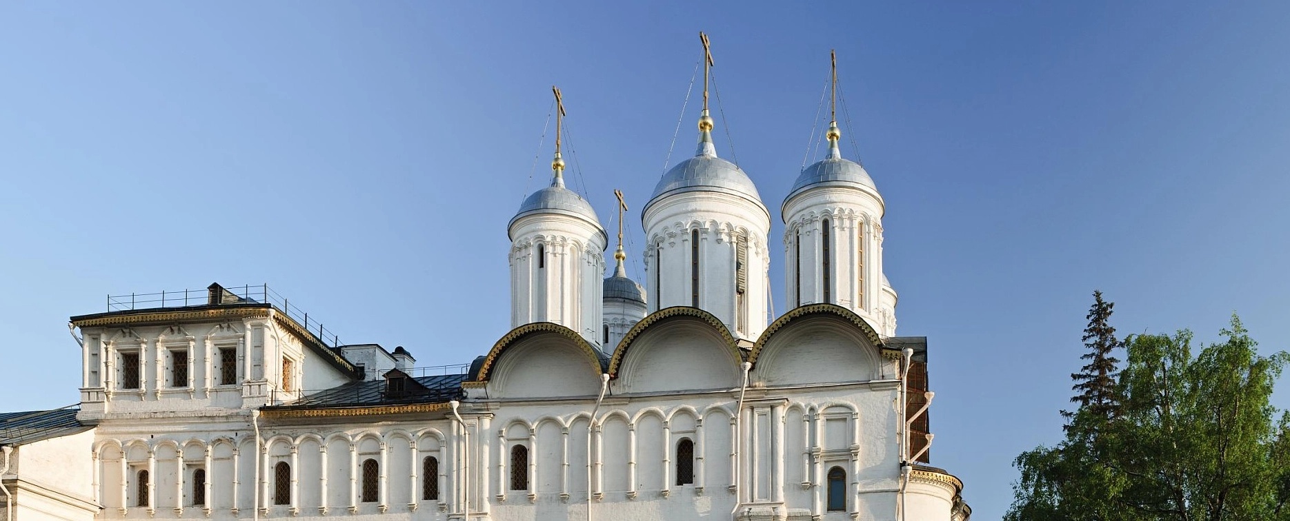 Церковь 12 Апостолов (баннер Патриарший дворец).webp