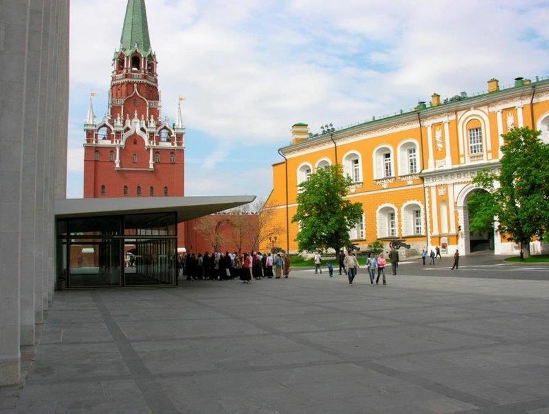 Троицкая площадь