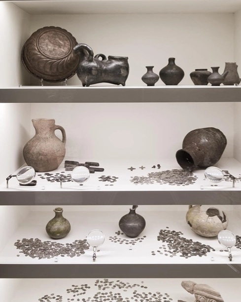 Витрина 5 подклет.webp