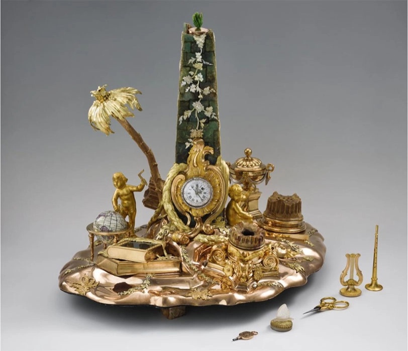 Письменный прибор с часами