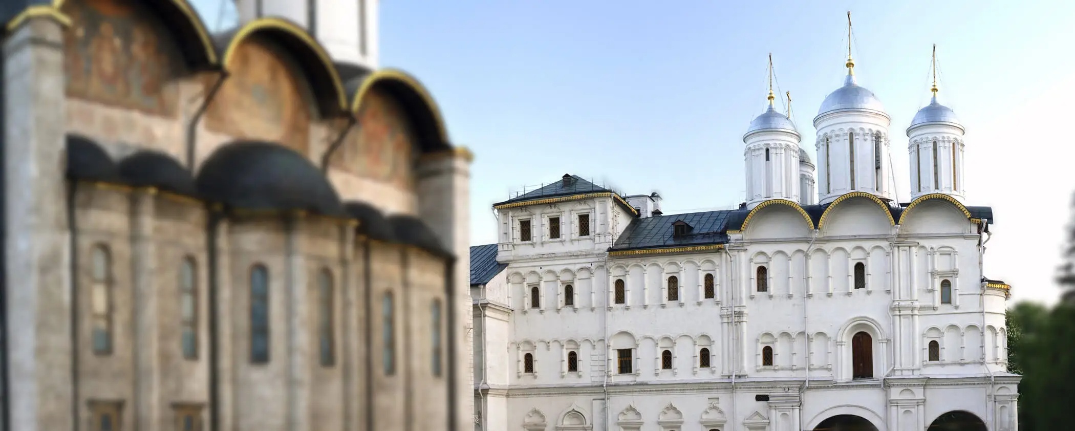 Патриаршие палаты с церковью Двенадцати апостолов (баннер История).webp