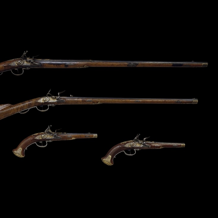 Ружье охотничье казнозарядное из гарнитура. Пистолет казнозарядный с ударно-кремневым замком из гарнитура.webp