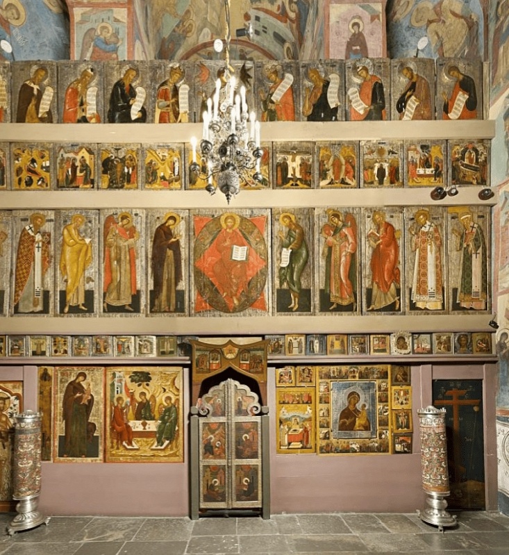 Иконостас церкви Ризположения.webp