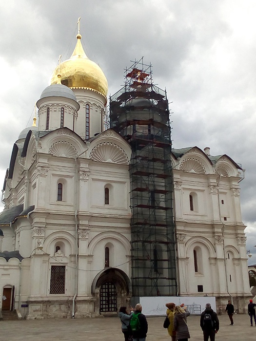 Монтаж лесов на северном фасаде и северо-западном барабане