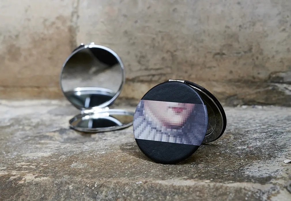 Зеркало из экокожи