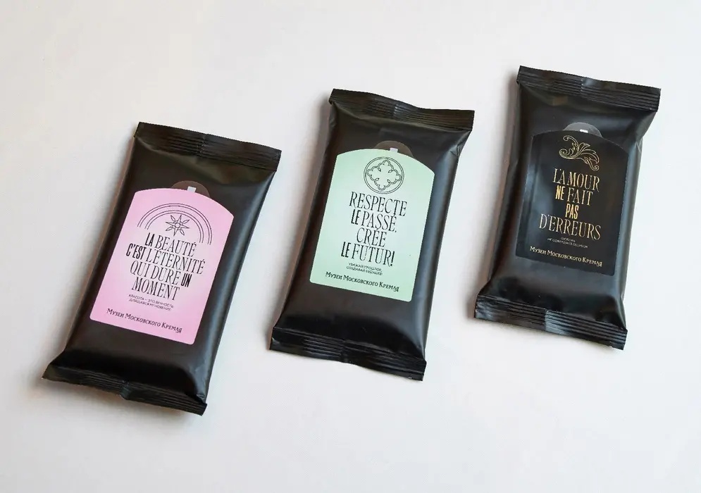 Салфетки влажные в упаковке