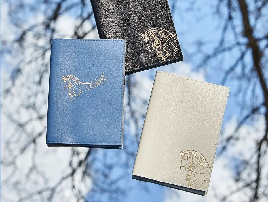 Кожаная обложка для паспорта