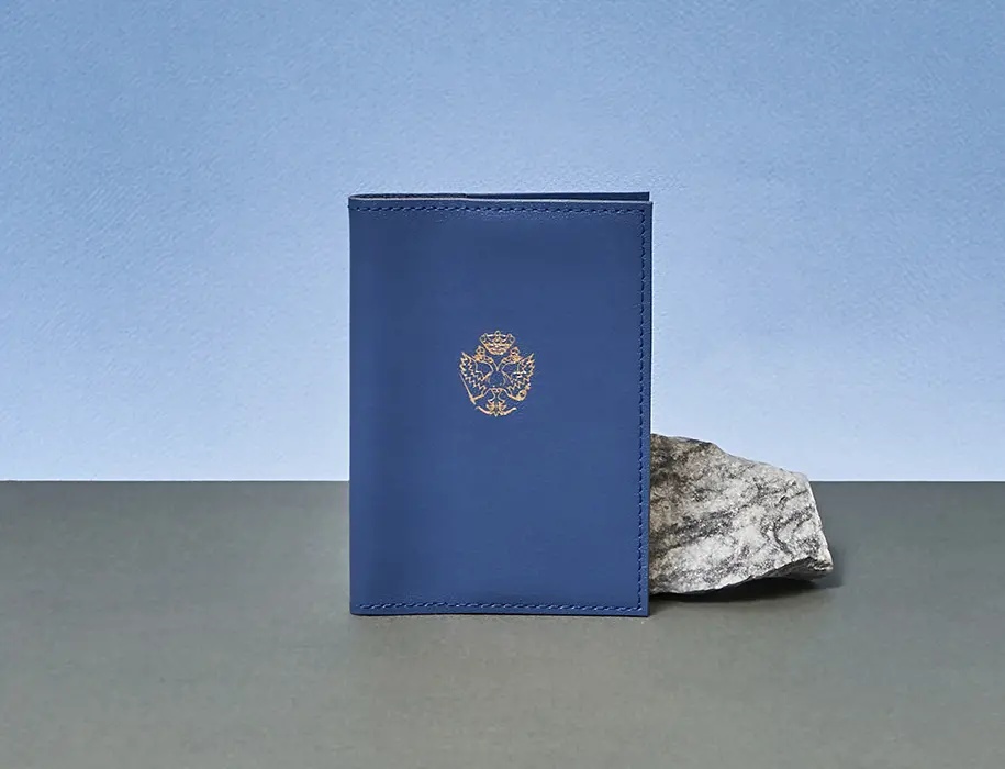 Кожаная обложка для паспорта