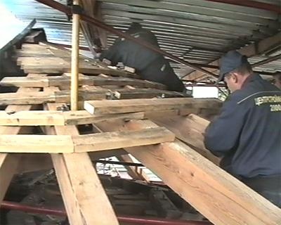 Главный дом, устройство новой стропильной конструкции кровли над ротондой