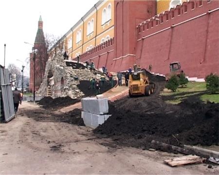 Проведение в апреле 2005 г. работ по благоустройству территории, прилегающей к Гроту