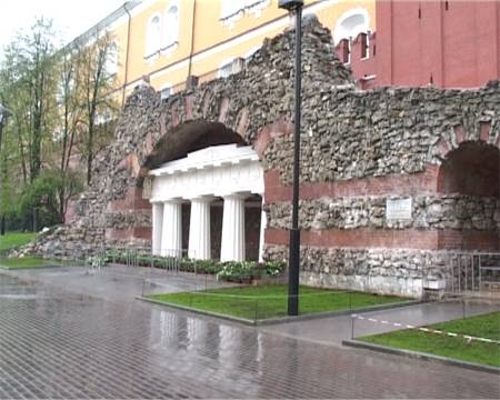 Грот со стороны Александровского сада после реставрации