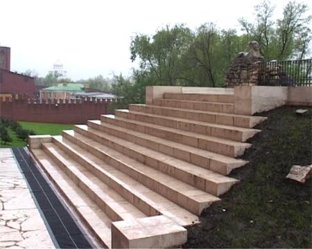 Верхняя площадка Грота после завершения реставрации и благоустройства
