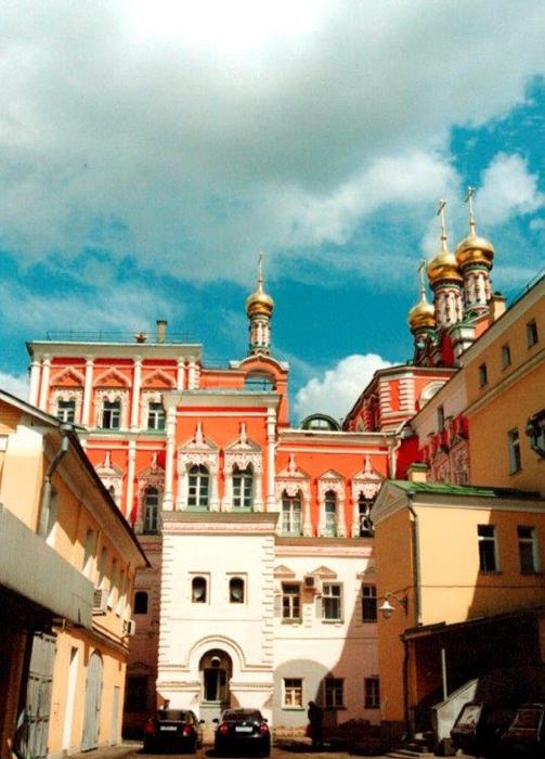 Потешный дворец с церковью Похвалы Богородицы.