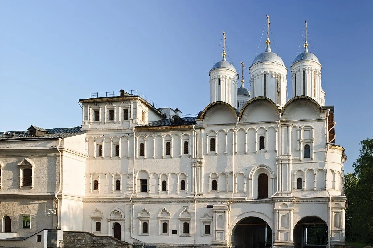 Патриаршие палаты с церковью Двенадцати апостолов