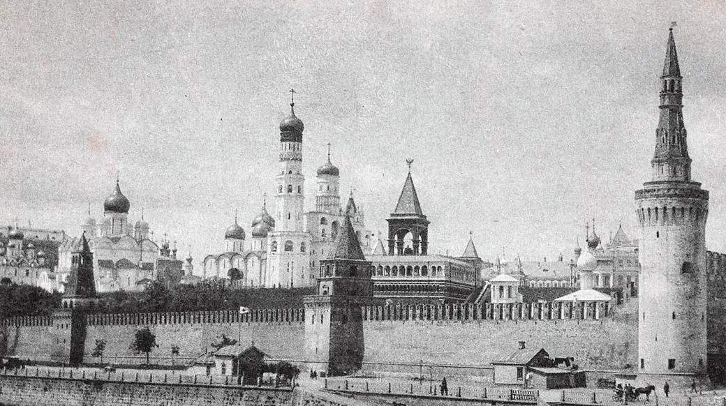 Тематическая экскурсия "Московский Кремль. Век ХХ. Люди и судьбы"