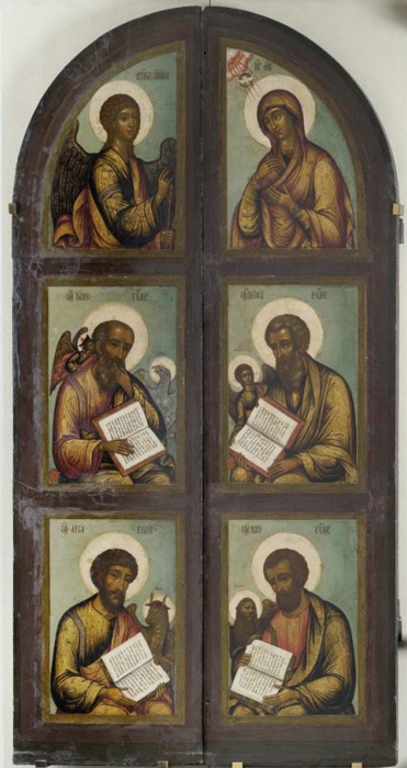 Царские врата с изображением «Благовещения» и четырёх Евангелистов.