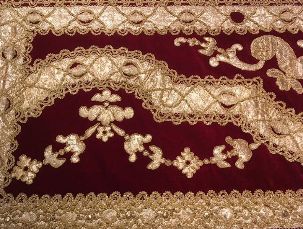 Подзор от коронационного балдахина (фрагмент)