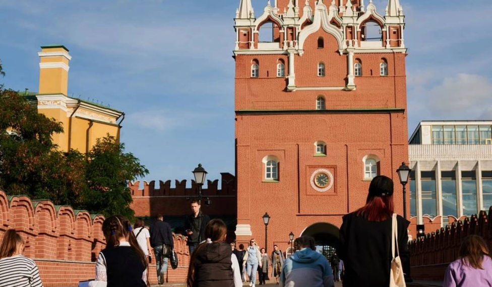 кремль и дети.webp