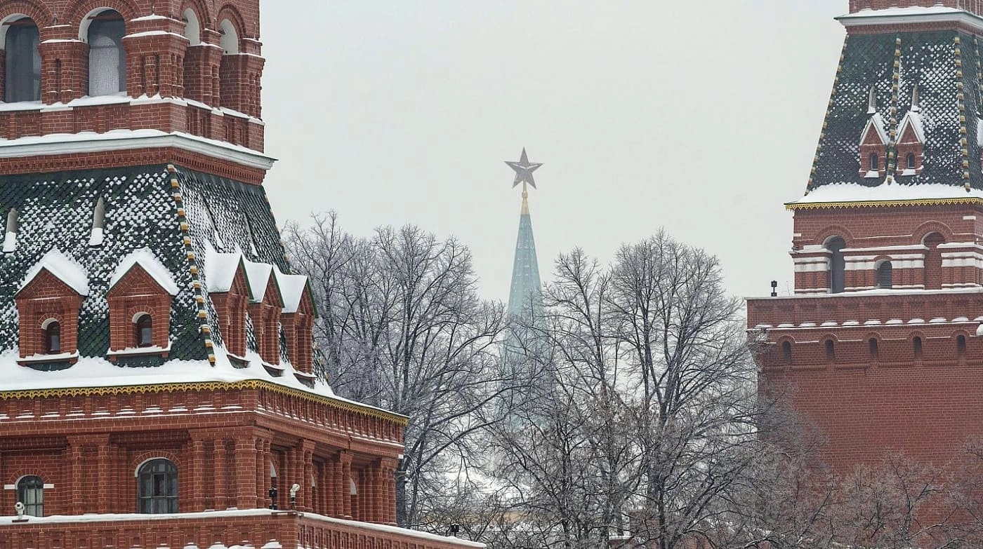 Кремль зимой звезда.webp