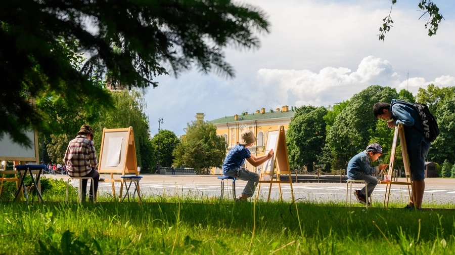 Не отрываясь от искусства