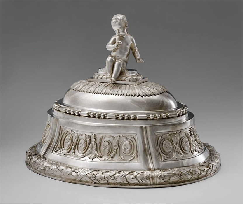 Крышка на блюдо из Митавского наместнического сервиза