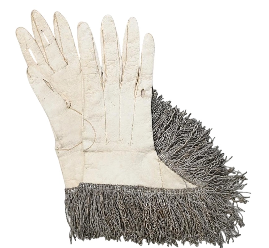 Перчатки от маскарадного костюма императрицы Екатерины I