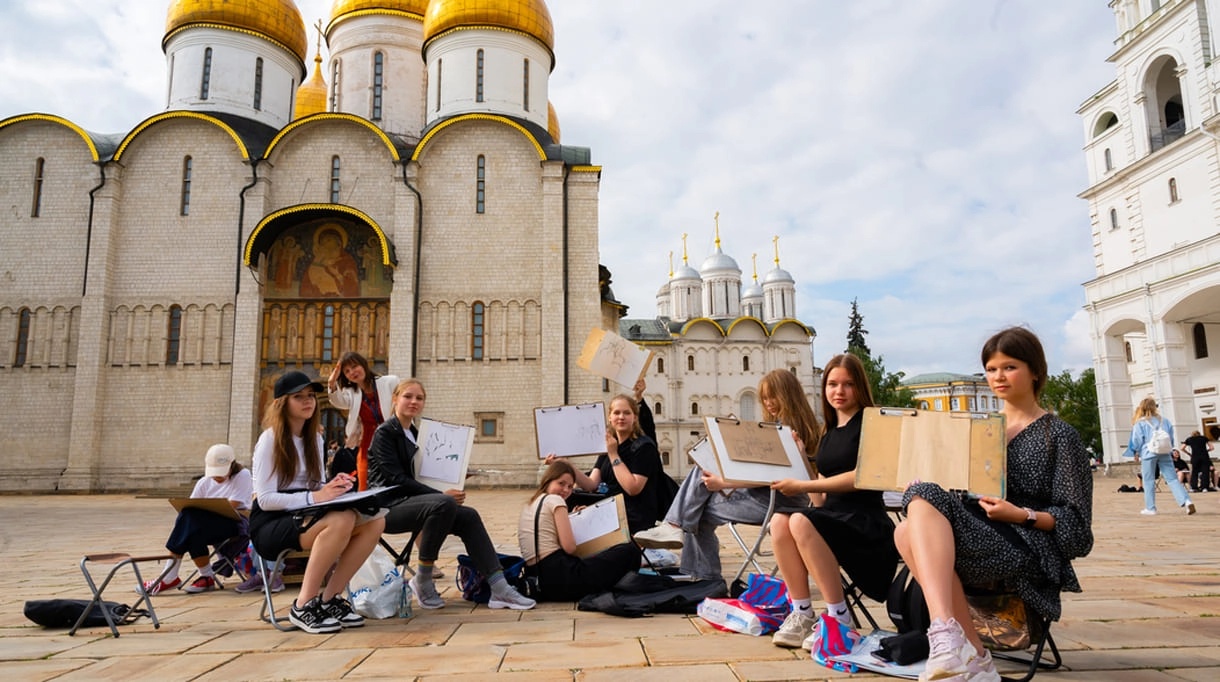 Занятие "Акварельное путешествие по Кремлю"