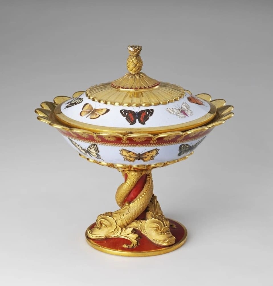 Сахарница с крышкой