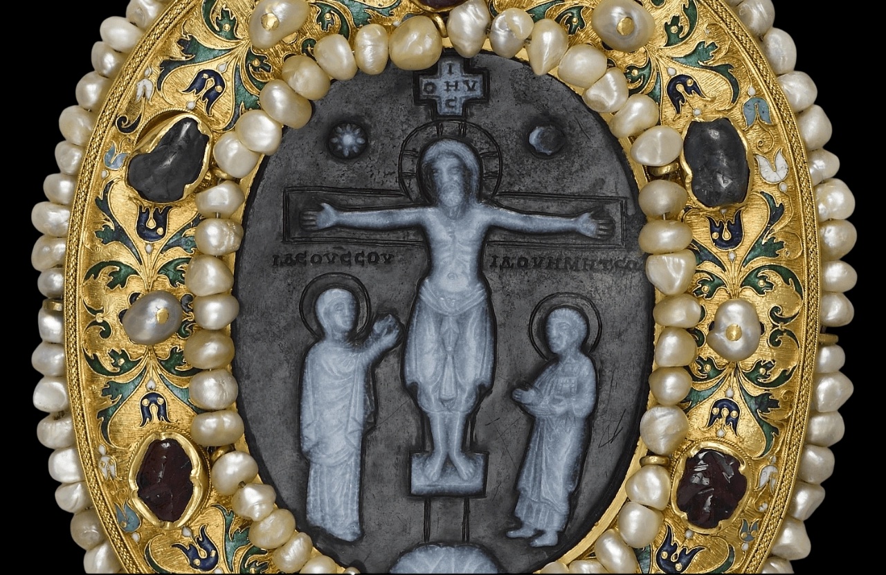 Панагия с камеей (1).webp