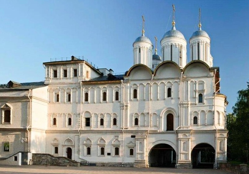 Патриаршие палаты с церковью Двенадцати апостолов