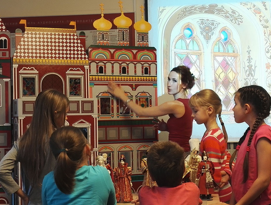 Занятие в Детском центре (Фотография с программы)