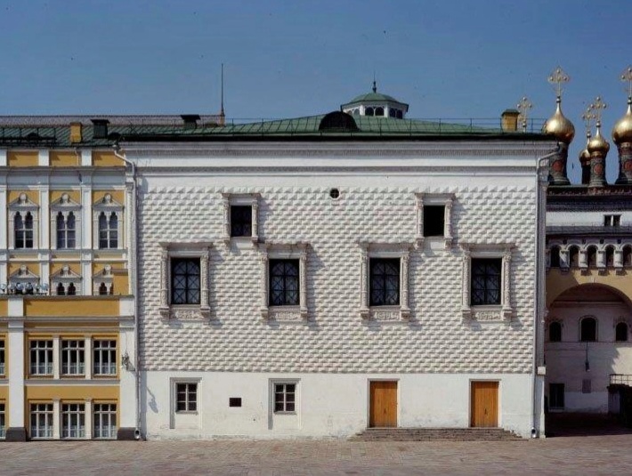 Золотая царицына палата со стороны Соборной площади