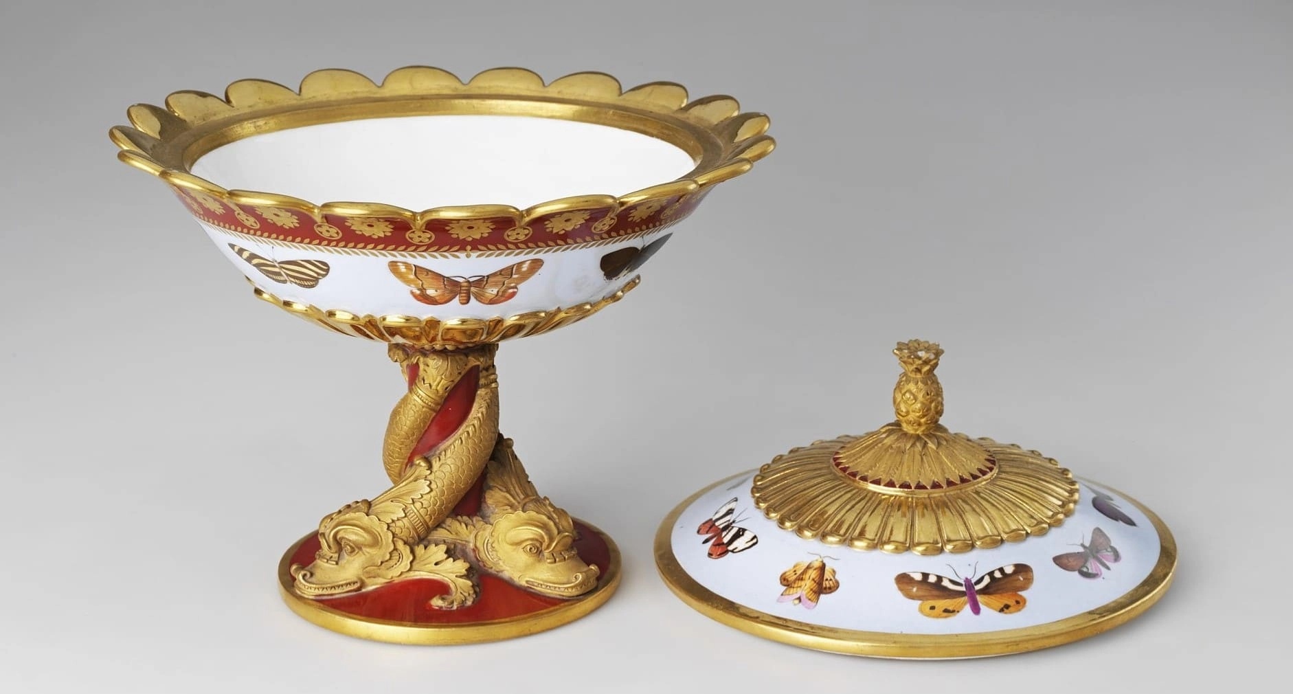 Сахарница с крышкой