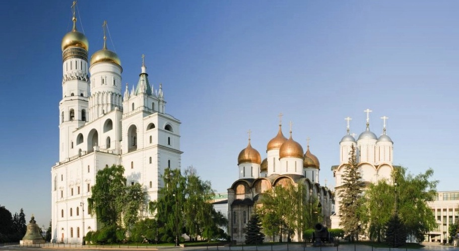 Колокольня «Иван Великий» в ансамбле Ивановской площади Московского Кремля.webp