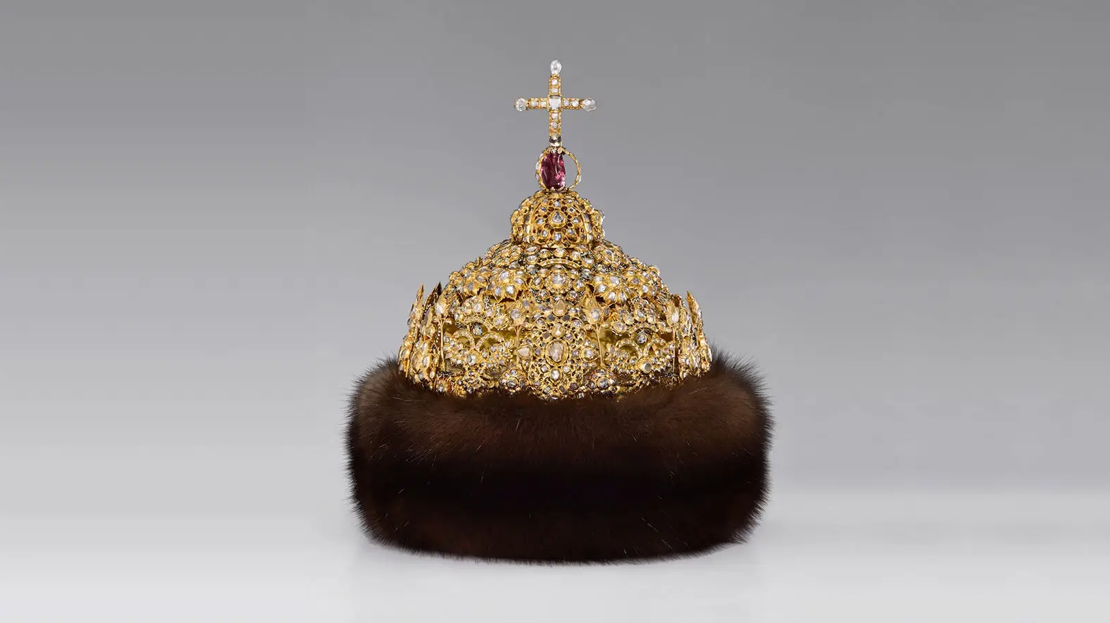 Шапка Алмазная (баннер для экскурсии).webp