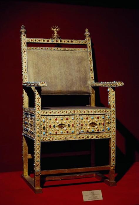 Трон царя Михаила Федоровича