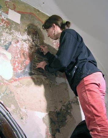 Расчистка живописи от поздних покрасочных слоёв