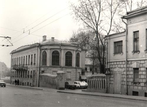 Общий вид усадьбы Гедеонова до реставрации