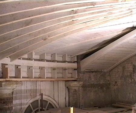 Интерьер главного корпуса, парадная лестница