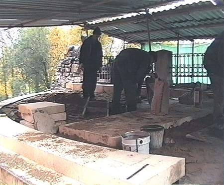 Устройство покрытия верхней площадки из белокаменных плит