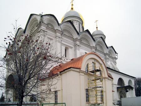 Общий вид южной пристройки Архангельского собора после реставрации фасадов