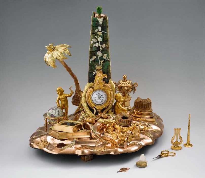 Письменный прибор с часами